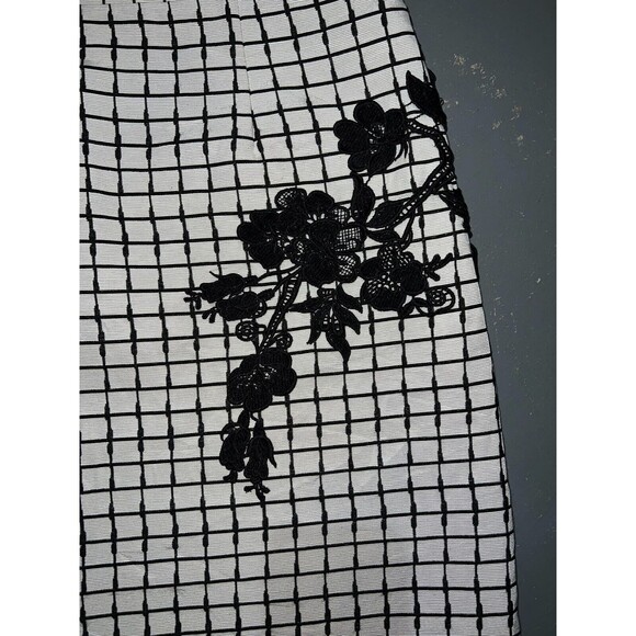 Betsey Johnson Women's Floral-Applique Sheath Dress (14,  Ivory/Black) - Picture 8 of 8